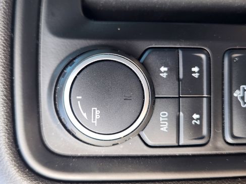 Used 2022 Chevrolet Silverado 1500 Custom Trail Boss image 17