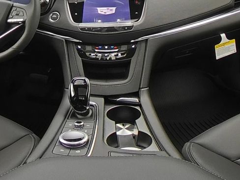 New 2025 Cadillac XT6 Luxury w/ LPO, Floor Liner Package image 13