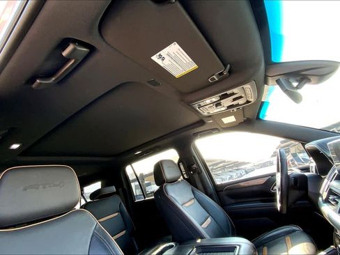 Used 2022 GMC Yukon XL AT4 image 14