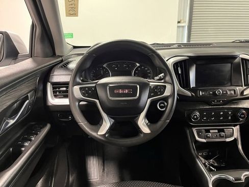 Used 2024 GMC Terrain SLE image 21