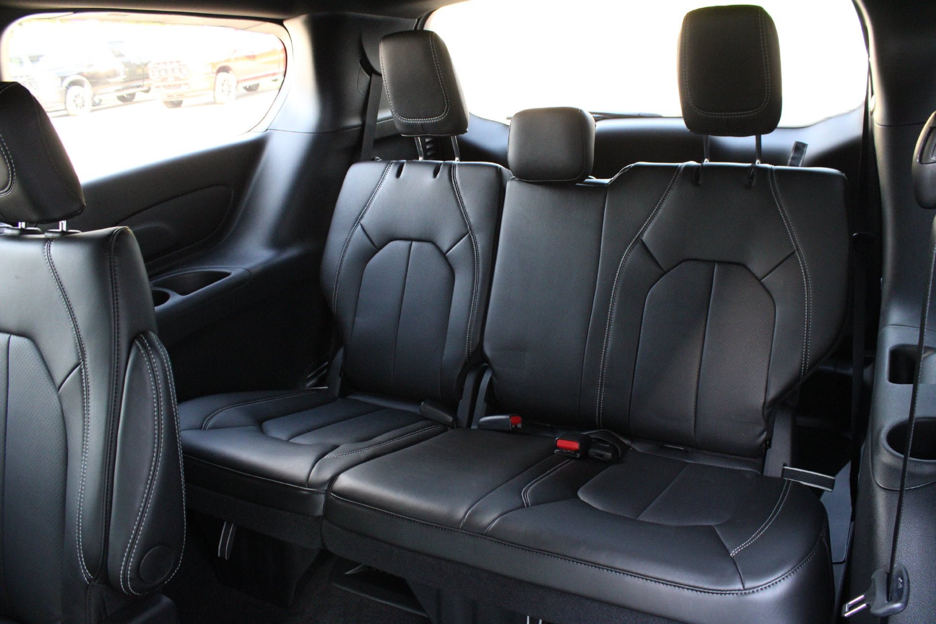 New 2027 Chrysler Pacifica Select FWD image 19