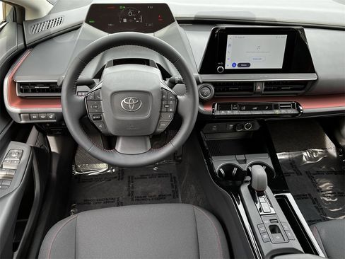 Used 2025 Toyota Prius Plug-In Hybrid image 10