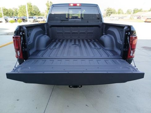 New 2025 RAM 2500 Laramie AWD/4WD image 28