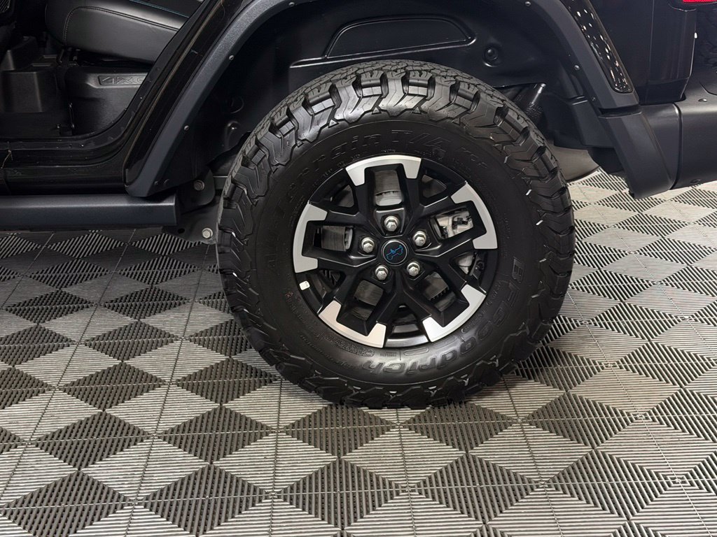 Used 2024 Jeep Wrangler Unlimited Rubicon 4xe AWD/4WD image 11