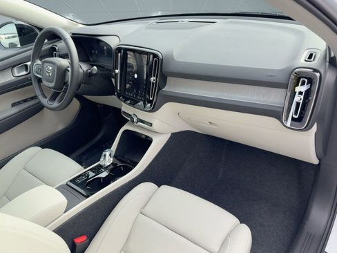 New 2026 Volvo XC40 B5 Plus w/ Protection Package Premier image 31