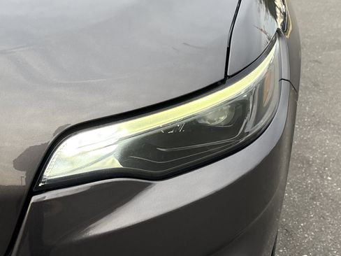 Used 2019 Jeep Cherokee Latitude Plus image 11