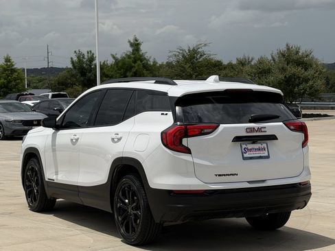 Used 2019 GMC Terrain SLE w/ Driver Convenience Package FWD image 4