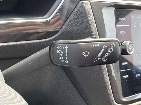 Used 2024 Volkswagen Tiguan SEL R-Line image 25