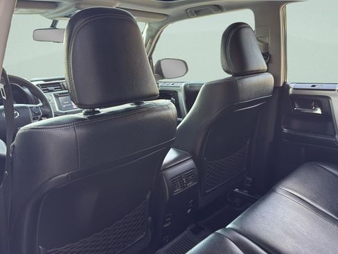 Used 2018 Toyota 4Runner Limited AWD/4WD image 28