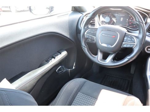 Used 2019 Dodge Challenger SXT w/ Driver Convenience Group RWD image 21