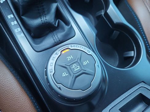 Used 2024 Ford Bronco Outer Banks AWD/4WD image 28