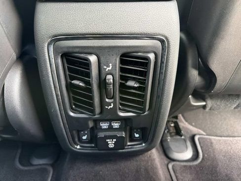 Used 2016 Jeep Grand Cherokee Limited w/ Luxury Group II AWD/4WD image 21