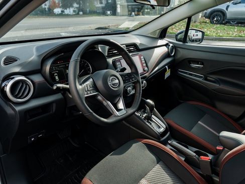 New 2025 Nissan Versa SR w/ Trunk Package image 19