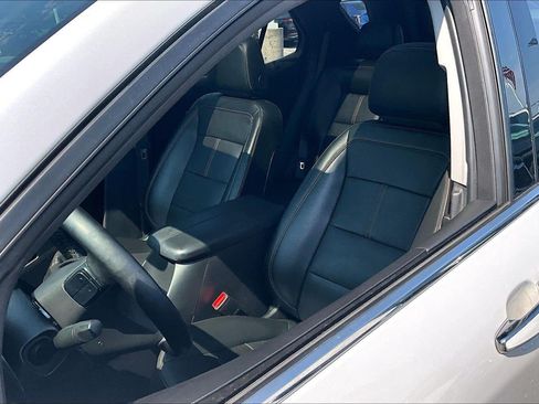 Used 2023 Chevrolet Equinox Premier AWD/4WD image 22
