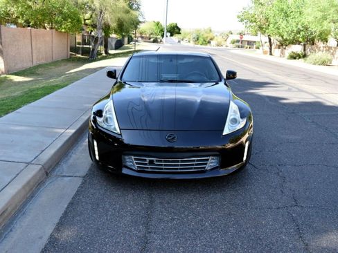 Used 2013 Nissan 370Z Coupe image 2