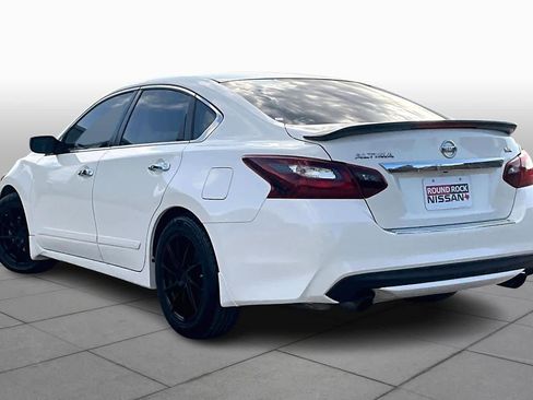 Used 2017 Nissan Altima 2.5 SR w/ Midnight Edition Package image 12