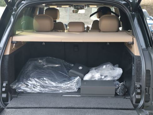 New 2026 Land Rover Range Rover SE image 16