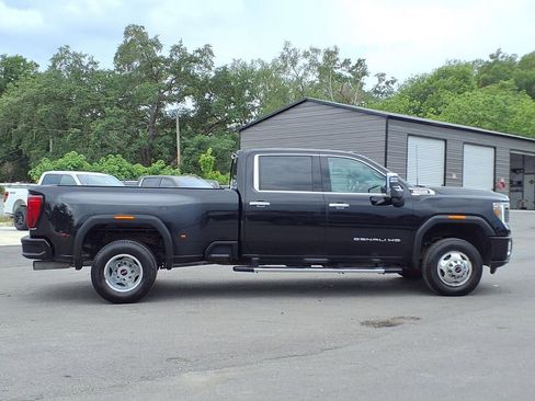 Used 2022 GMC Sierra 3500 Denali w/ Denali Ultimate Package AWD/4WD image 8