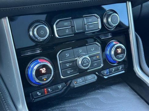 Used 2021 GMC Yukon Denali w/ Denali Premium Package image 24