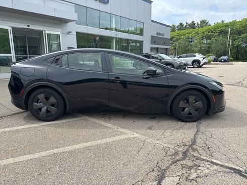 Used 2024 Toyota Prius Prime FWD image 2