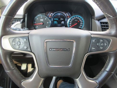 Used 2020 GMC Yukon XL Denali image 28