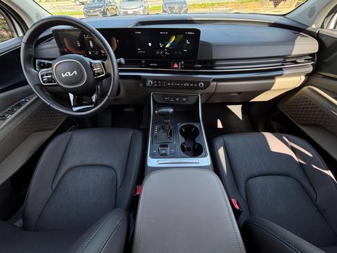 Used 2026 Kia Carnival FWD image 36