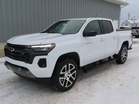 Used 2023 Chevrolet Colorado Z71 w/ Z71 Convenience Package 2 image 9