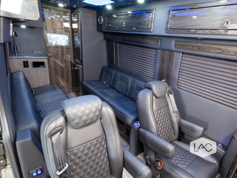 Used 2025 Mercedes-Benz Sprinter 3500 image 6