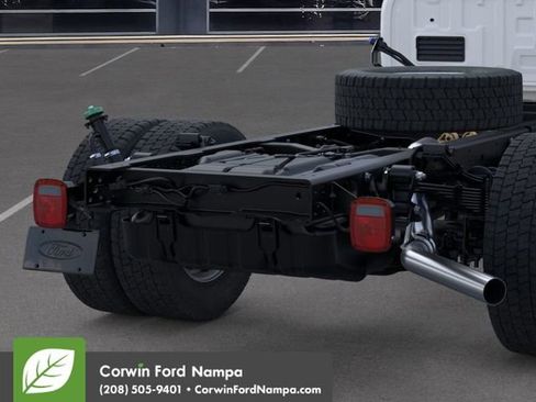 New 2026 Ford F550 4x4 Crew Cab image 21