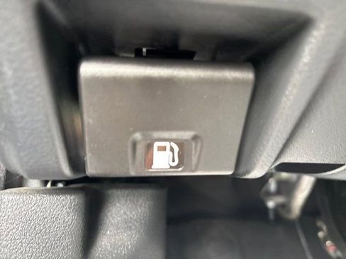 Used 2024 Nissan Sentra SV FWD image 39
