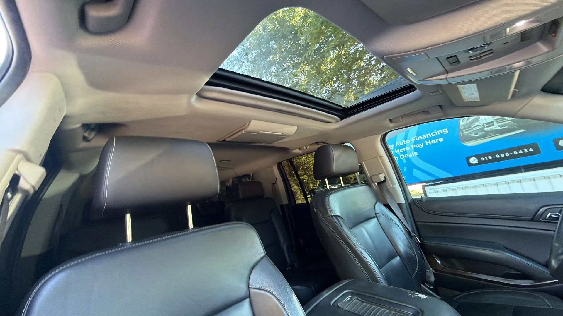 Used 2015 Chevrolet Suburban LT RWD image 35