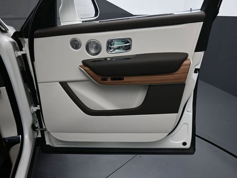 New 2026 Rolls-Royce Cullinan AWD/4WD image 30