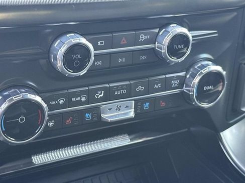Used 2025 Ford F150 Lariat w/ Equipment Group 501A Mid AWD/4WD image 29