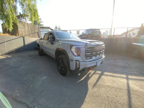 Used 2024 GMC Sierra 2500 AT4 w/ AT4 Premium Plus Package AWD/4WD image 8
