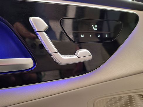 Used 2025 Mercedes-Benz GLC 300 image 16