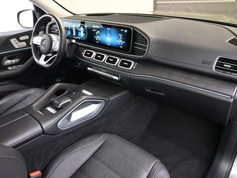 Used 2023 Mercedes-Benz GLS 580 4MATIC image 24