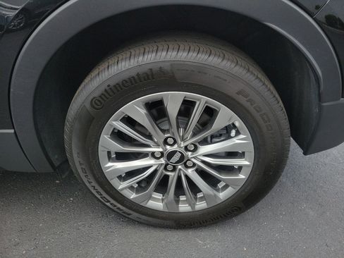 Certified 2025 Cadillac XT4 Premium Luxury FWD image 34