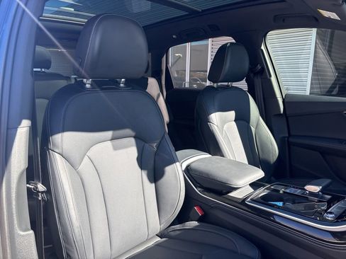 Certified 2025 Audi Q7 3.0T Prestige image 16