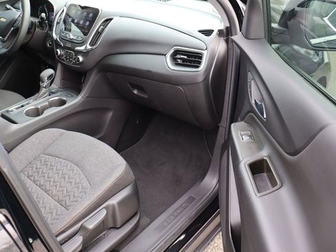 Used 2024 Chevrolet Equinox LT image 44