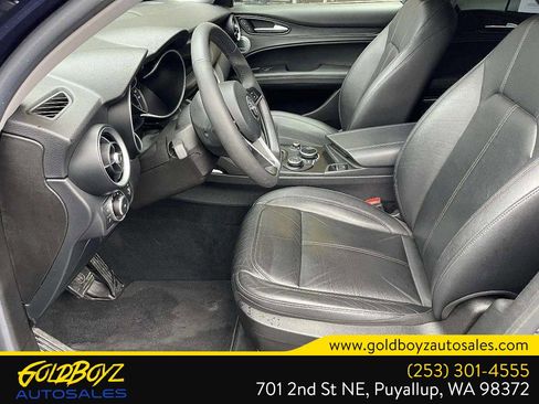 Used 2018 Alfa Romeo Stelvio AWD image 13