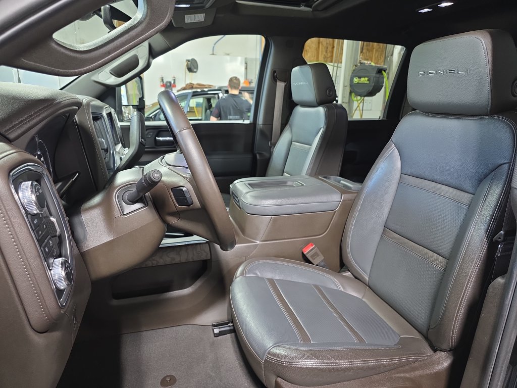 Used 2022 GMC Sierra 2500 Denali w/ Denali Ultimate Package AWD/4WD image 14