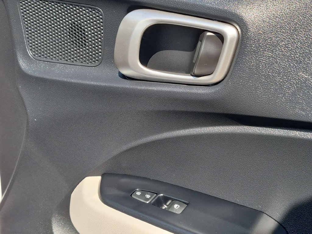 Used 2026 Hyundai Venue SEL FWD image 34