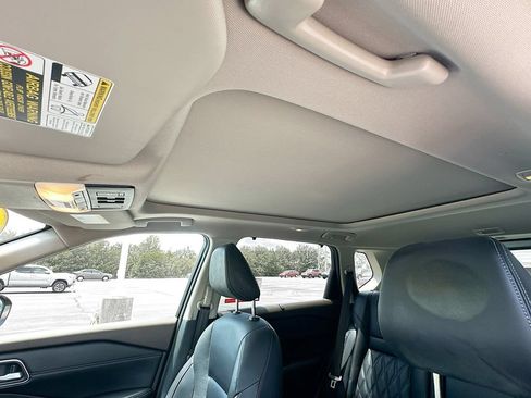 Used 2021 Nissan Rogue Platinum AWD/4WD image 29
