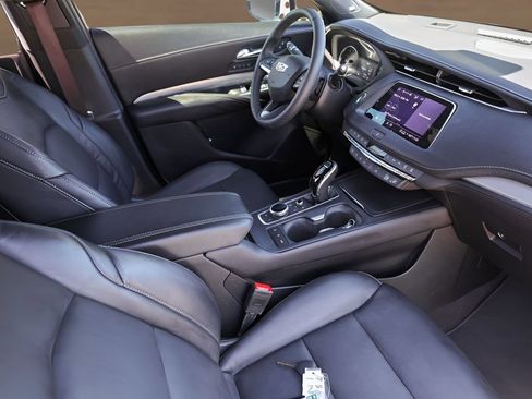 Certified 2022 Cadillac XT4 Premium Luxury w/ Enhanced Visibility Package AWD/4WD image 30
