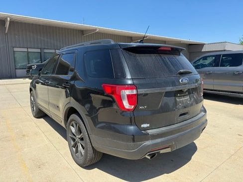 Used 2018 Ford Explorer XLT w/ Equipment Group 202A AWD/4WD image 7
