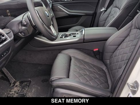 New 2026 BMW X5 xDrive50e w/ Premium Package AWD/4WD image 12