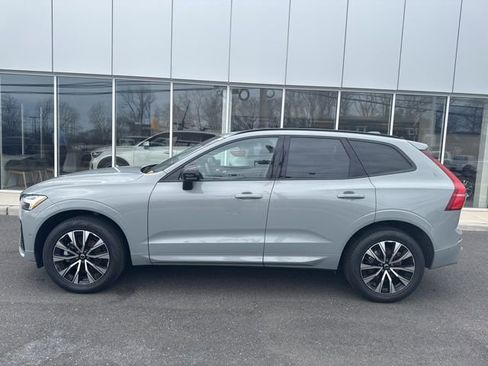 Certified 2025 Volvo XC60 B5 Plus image 2