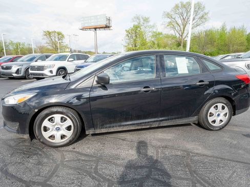 Used 2016 Ford Focus S FWD image 3