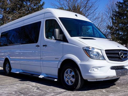 Used 2015 Mercedes-Benz Sprinter 2500 image 2