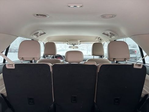 Used 2022 Ford Explorer XLT w/ Equipment Group 202A image 13